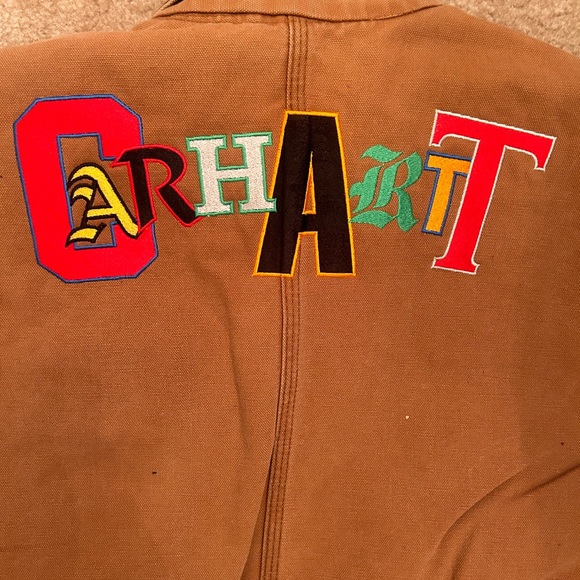 Vintage Cropped Carhartt Jacket with Patches on Front Side and Embroidered - Picture 11 of 12